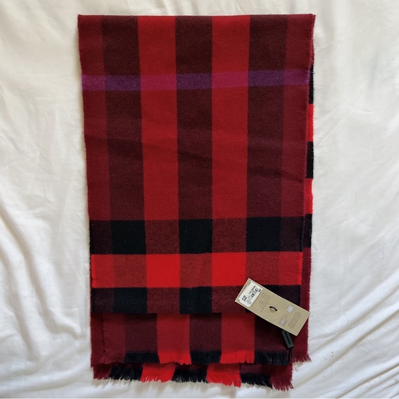 Burberry scarf - Picture 3 of 7